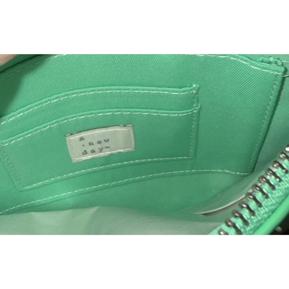 RESELLER BUNDLE Four (4) Handbags, Clutch & Acces. Bag Designer Brands Fair/Good - Picture 7 of 16